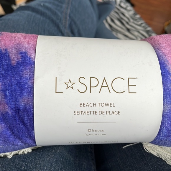 L* Space boho chiq Tye-dye beach towel oversized 🏝.  68 L X 30 W IN. All Cotton - Picture 2 of 3